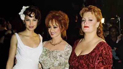 Naomi Judd With Daughters Wynonna Judd and Ashley Judd in 1998