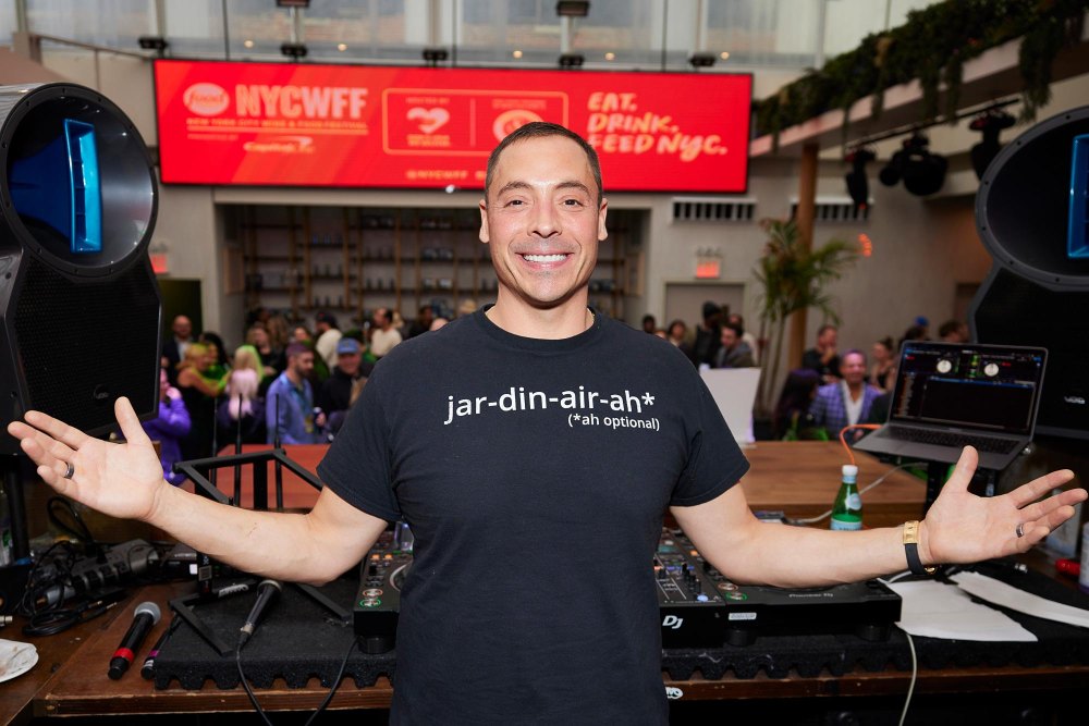Jeff Mauro Shares His 3 Top Tips for Hosting During the Holidays Do Not Neglect the Playlist 564