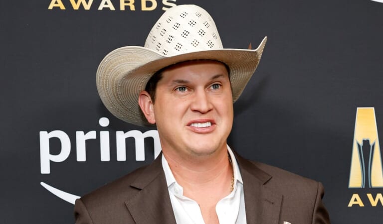 Country Singer Jon Pardi ‘Lost a Bunch of Weight’ After Getting Sober