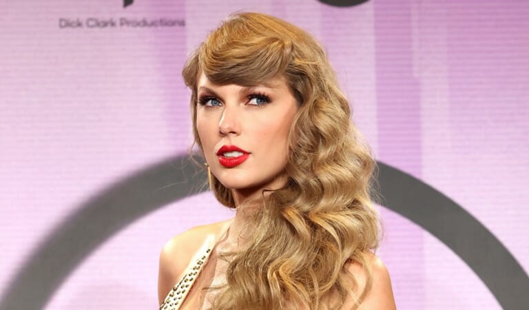 Taylor Swift’s Team Slams Op-Ed About Her Sexuality: Report