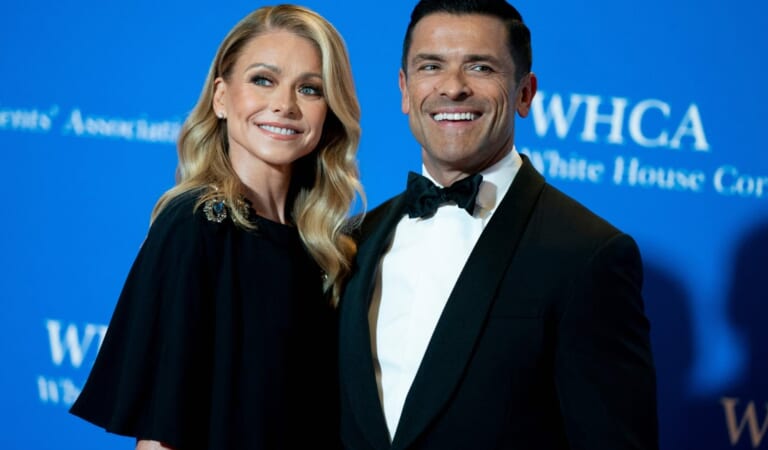 Kelly Ripa Yells About Her ‘Crotch’ During ‘Live’ Fitness Segment