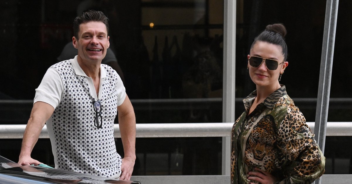 Ryan Seacrest and Aubrey Paige Squash Split Rumors After Outing