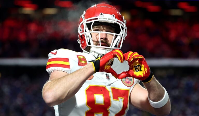 Travis Kelce Throws Up Taylor Swift’s Iconic Hand Heart After TD