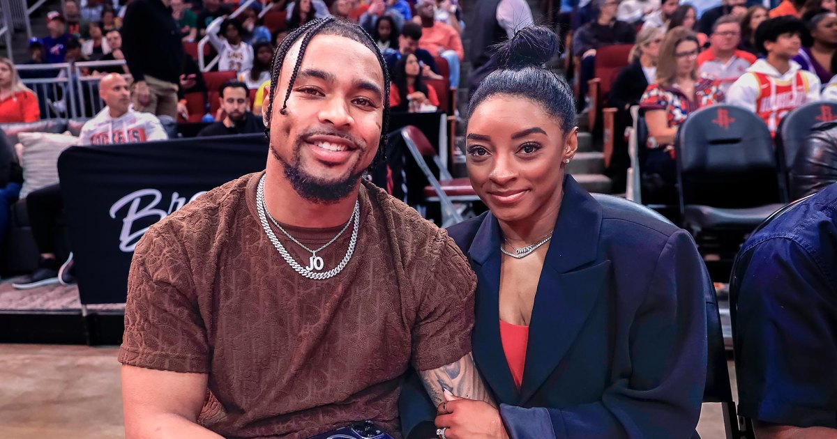 Simone Biles Sits Courtside at Lakers Game With Husband Jonathan Owens