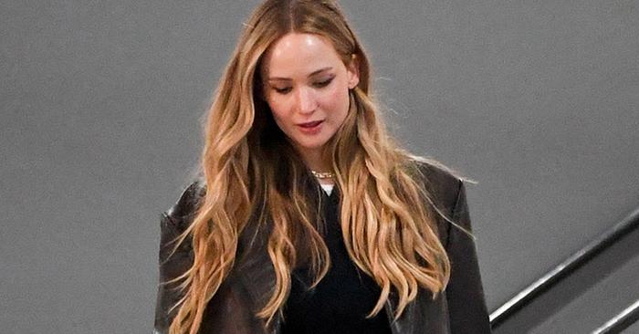 Jennifer Lawrence Wore This Jeans Trend For Date Night In LA