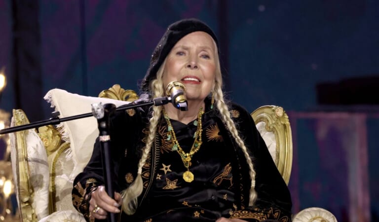 Who Introduced Joni Mitchell at the Grammys? Inside Performance