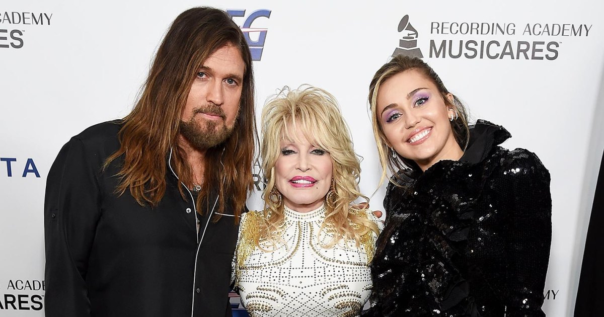 Billy Ray Cyrus Poses With Dolly Parton After Miley’s Grammys Speech