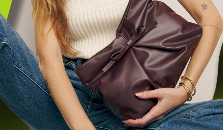 Chic Oversized Clutches To Carry Throughout 2024
