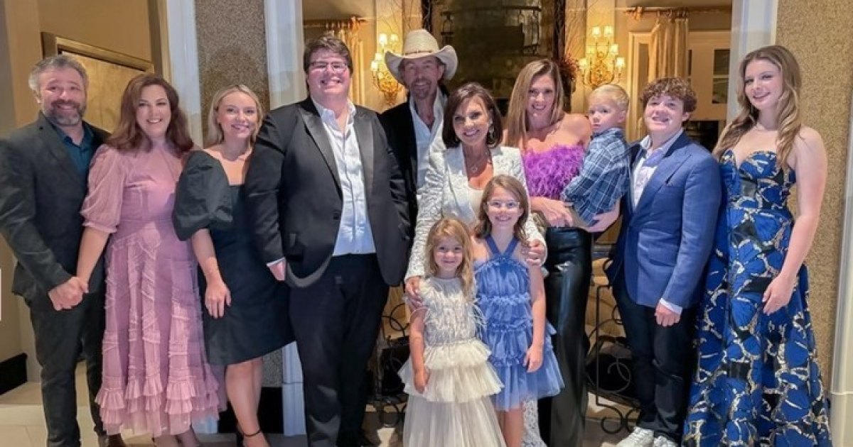 Toby Keith’s Best Quotes About Being a Dad to His Kids