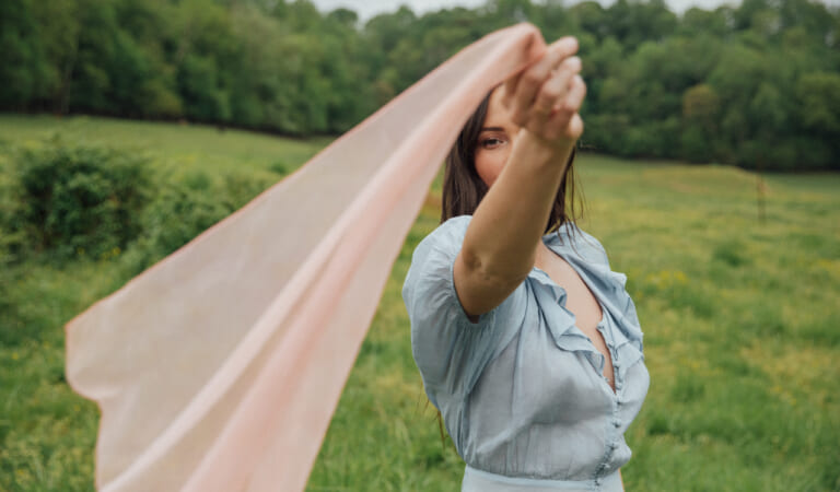Kacey Musgraves Deeper Well: An Exclusive Etsy Shop + More News