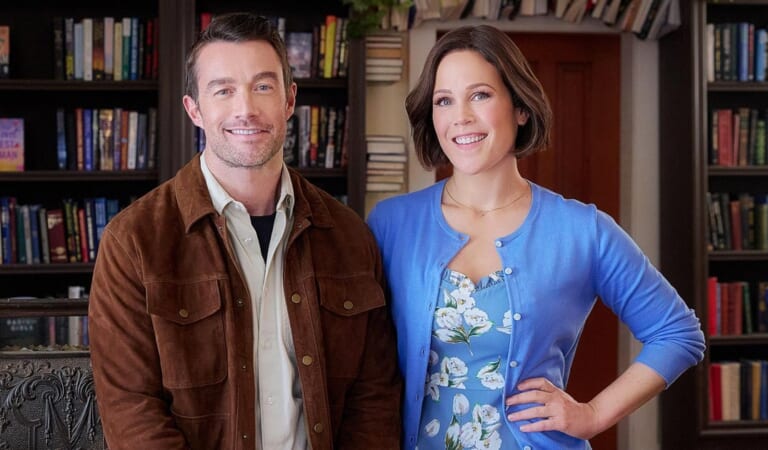 Erin Krakow, Robert Buckley’s New Movie Gives ‘You’ve Got Mail’ Vibes