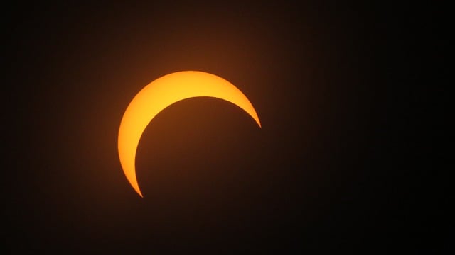 HERE’S HOW TO SAFELY WATCH THE SOLAR ECLIPSE WITH YOUR KIDS