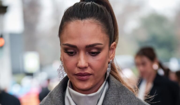 Jessica Alba Steps Down From The Honest Company