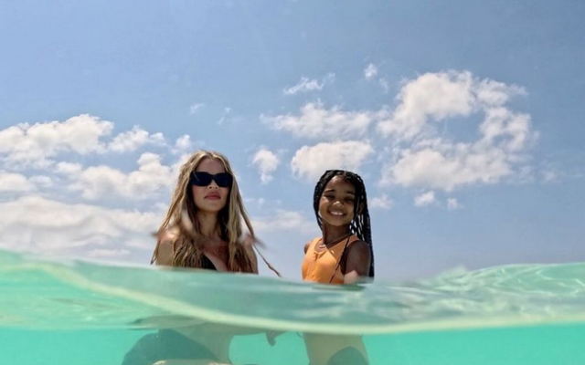KHLOE KARDASHIAN HAS A “TURKS AND TRUE” VACATION PHOTO SHOOT WITH DAUGHTER