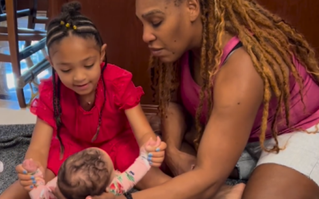 SERENA WILLIAMS ENCOURAGES DAUGHTER TO “GIVE OTHERS COMPLIMENTS”